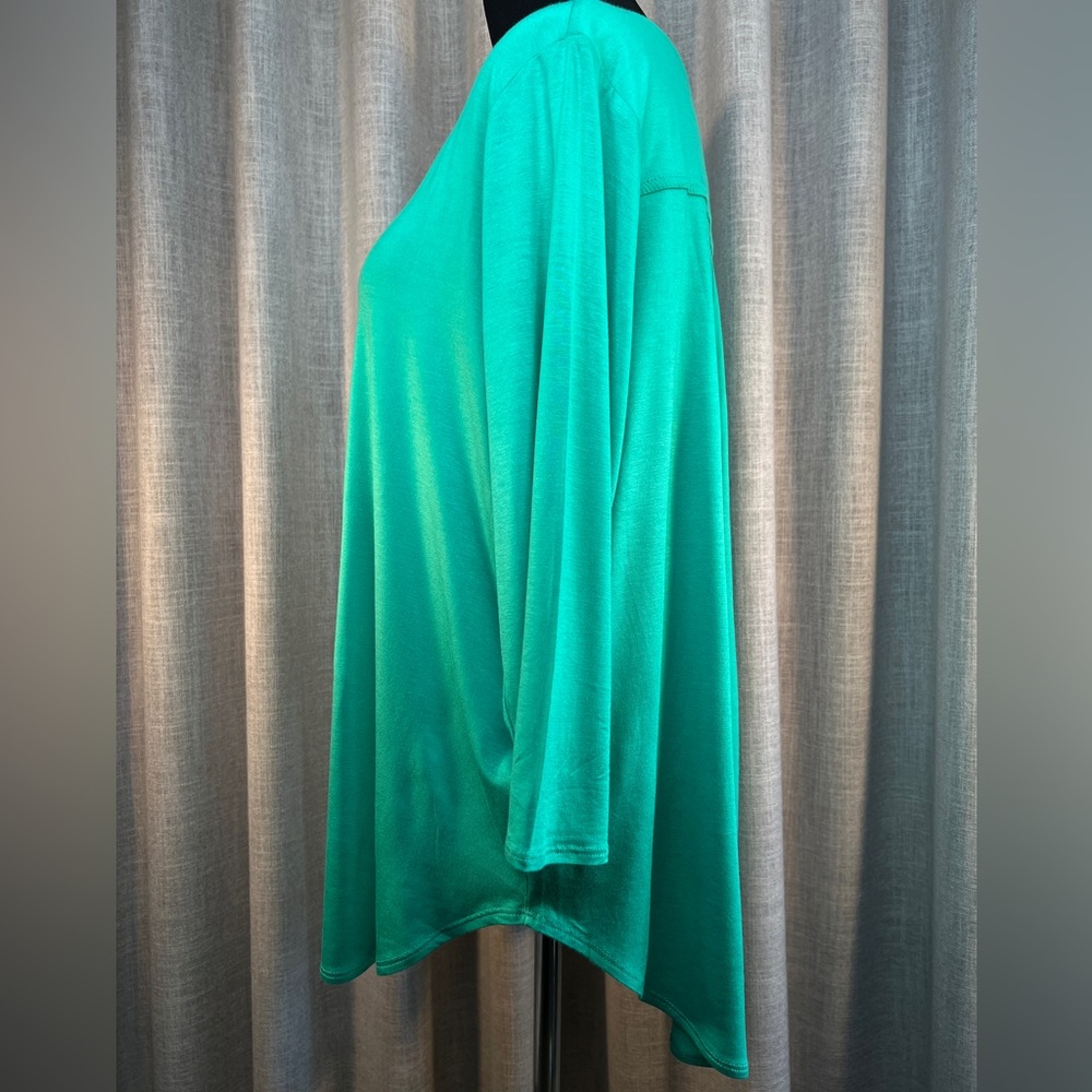 213. Philosophy Vivid Green Top NWT Size 1X - Picture 2 of 4